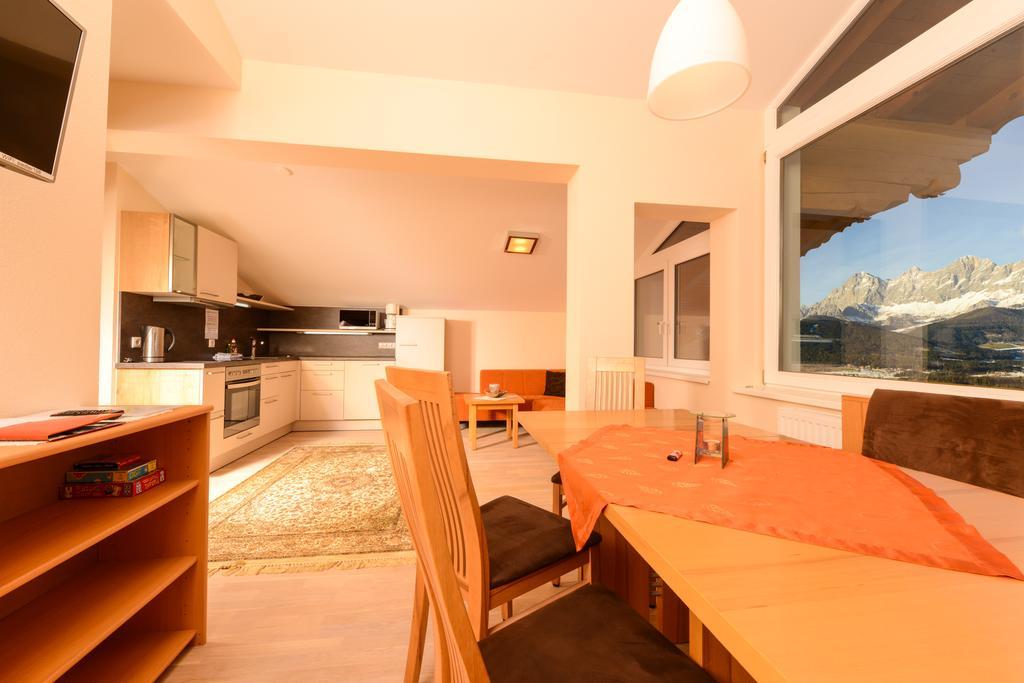 Hutegger Apartment *